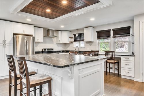 16 Harrison Ave, South Kingstown, RI, 02879-2305 | Card Image