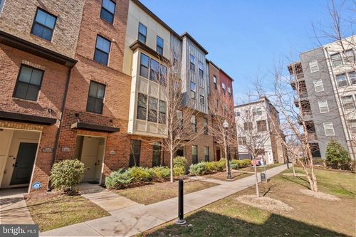 3207 Tribune Ct, HYATTSVILLE, MD, 20782-2979 | Card Image