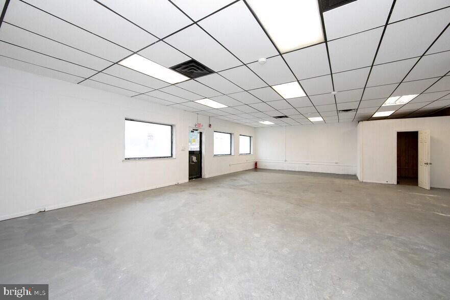 Commercial Lease in MILLVILLE 5