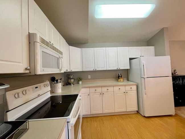 647 Spring Valley Dr, Condo with 2 bedrooms, 2 bathrooms and null parking in Lewis Center OH | Image 10