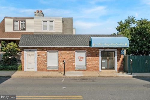 151 Long Ln, UPPER DARBY, PA, 19082-3116 | Card Image