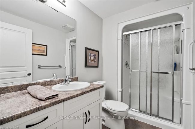 8 Woodbine Ave, House other with 3 bedrooms, 2 bathrooms and 2 parking in Saint Catharines ON | Image 24