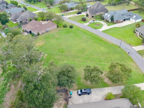 4325 Roseland Dr, Port Allen, LA, 70767-4325 | Card Image