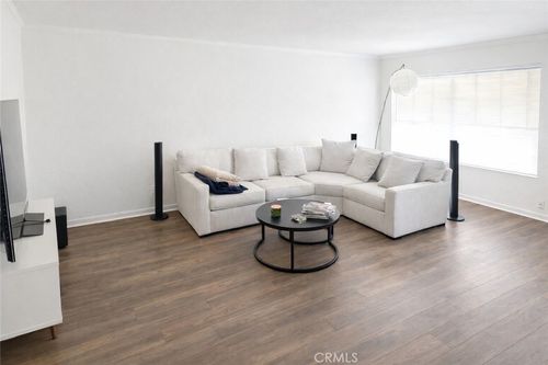 300 E Chestnut Ave, Santa Ana, CA, 92701-5901 | Card Image