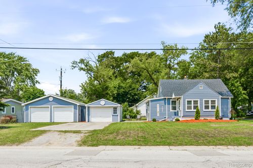 2007 Hancock St, Port Huron, MI, 48060-2768 | Card Image