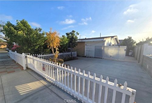 c-14201 Paul Way, Westminster, CA, 92683-3733 | Card Image