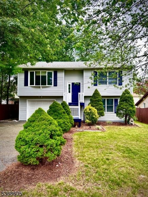 589 Lake Shore Dr, Parsippany, NJ, 07054-3623 | Card Image