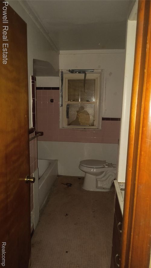 12622 Gunston St, Detroit, MI, 48205-3231 | Card Image