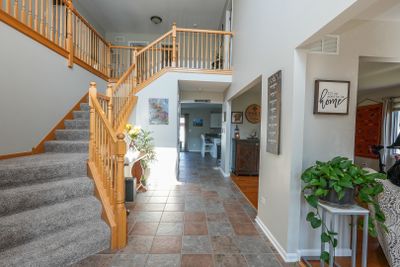 Huge open Foyer to welcome you into the home | Image 3