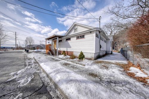 33 Delaware St, Port Jervis, NY, 12771-1805 | Card Image