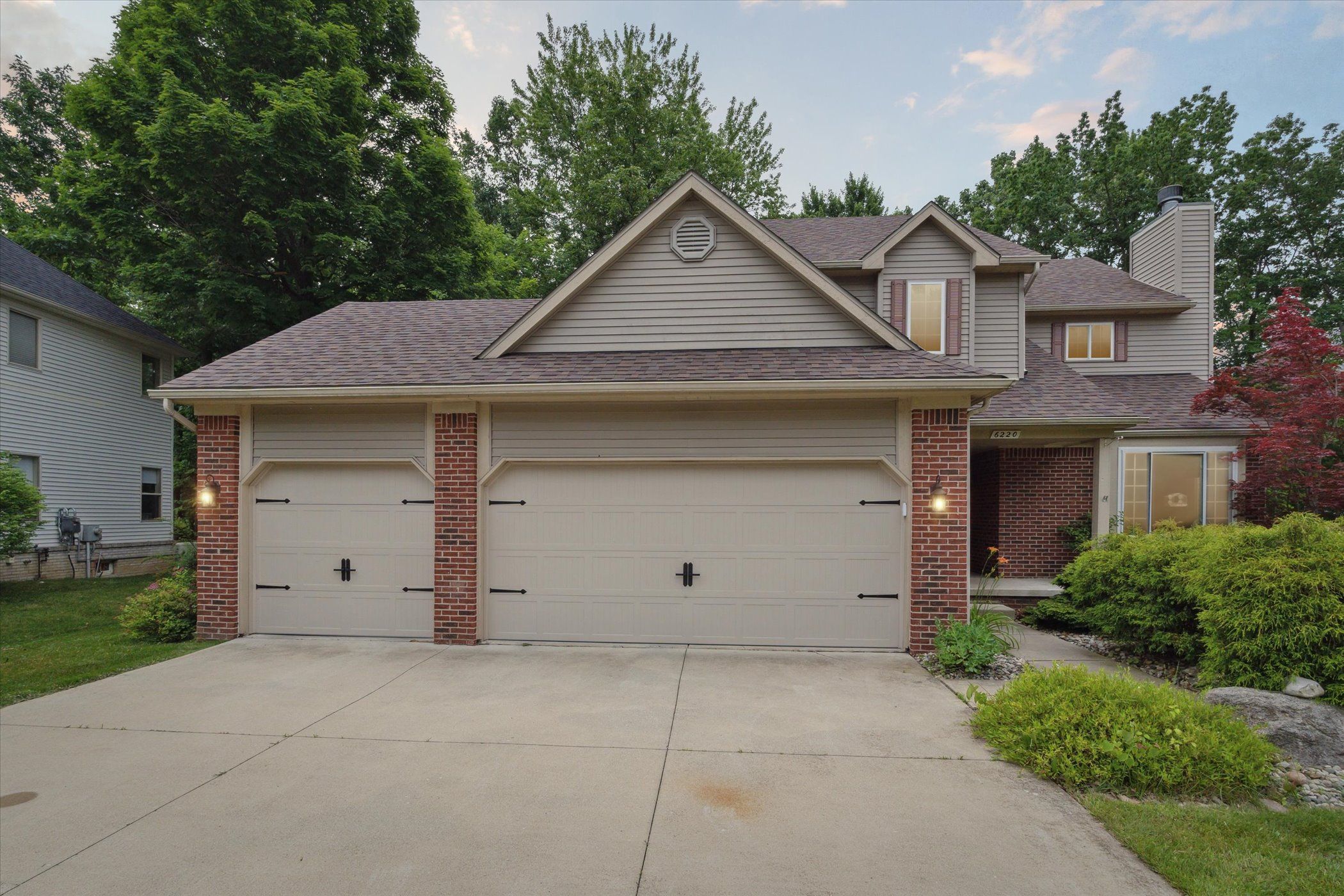 Woodridge Ln, Grand Blanc, MI 48439
