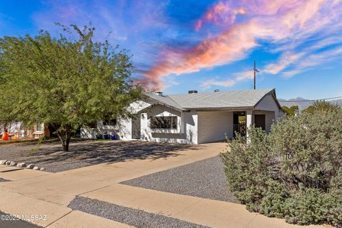 8271 E Kenyon Drive, Tucson, AZ, 85710 | Card Image