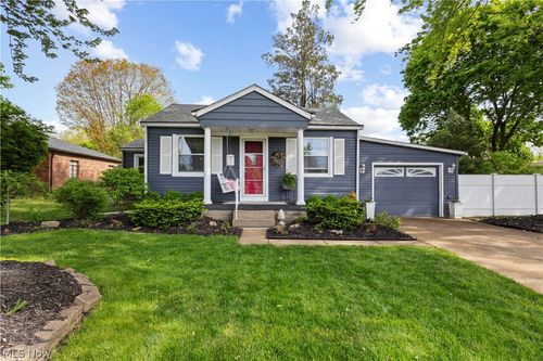 1092 Cooper Foster Park Rd W, Lorain, OH, 44053-3739 | Card Image