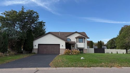 8749 Queens Gdns, Brooklyn Park, MN, 55443-3997 | Card Image