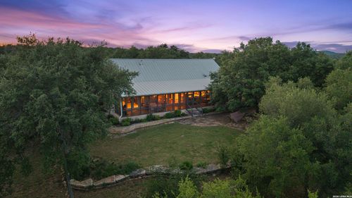 7855 Middle Creek Rd, Blanco, TX, 78606-5879 | Card Image