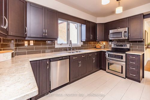 60 Scott St, Brampton, ON, L6V1S3 | Card Image