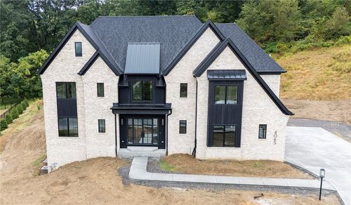 4065 Cross Creek Cir, Valencia, PA, 16059-1908 | Card Image