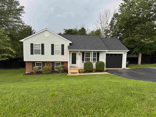 59 Fairmont Dr, STAUNTON, VA, 24401-6603 | Card Image