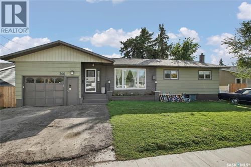 206 Main St, Waldheim, SK, S0K2H0 | Card Image