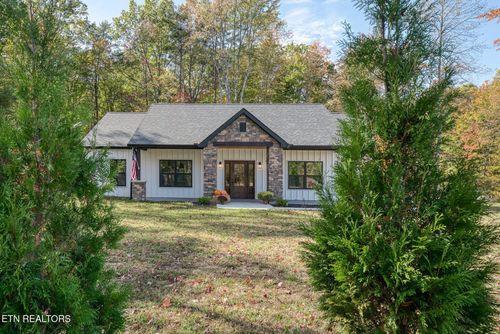 335 Rocky Top Rd, Monterey, TN, 38574-3687 | Card Image