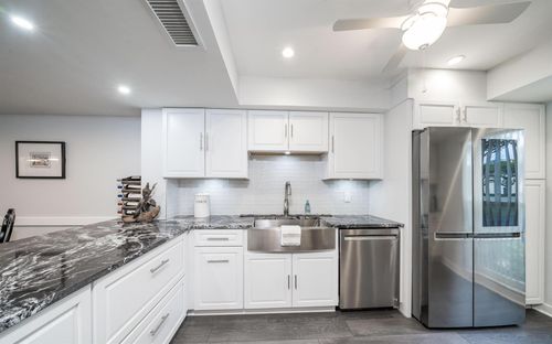 apt-103-1814 Presidential Way, West Palm Beach, FL, 33401-1851 | Card Image