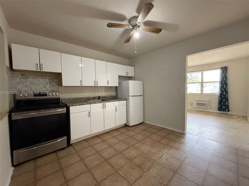 2-900 Sw 5th St, Hallandale Beach, FL, 33009-6115 | Card Image