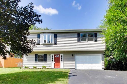 5418 Hillside Dr, MCHENRY, IL, 60050-3307 | Card Image