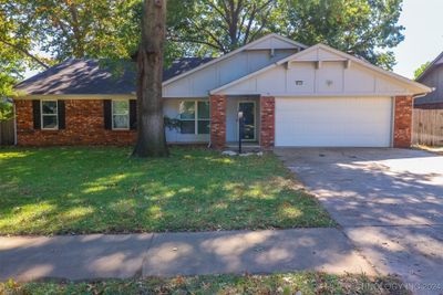 8316 E 107th Place, House other with 4 bedrooms, 2 bathrooms and null parking in Tulsa OK | Image 2