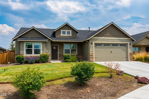 63836 Wellington St, Bend, OR, 97701-7237 | Card Image