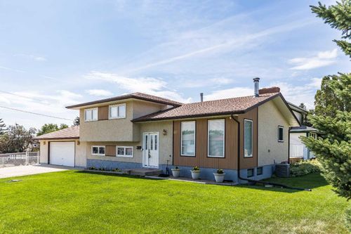 602 6 Street Se, Redcliff, AB, T0J2P2 | Card Image
