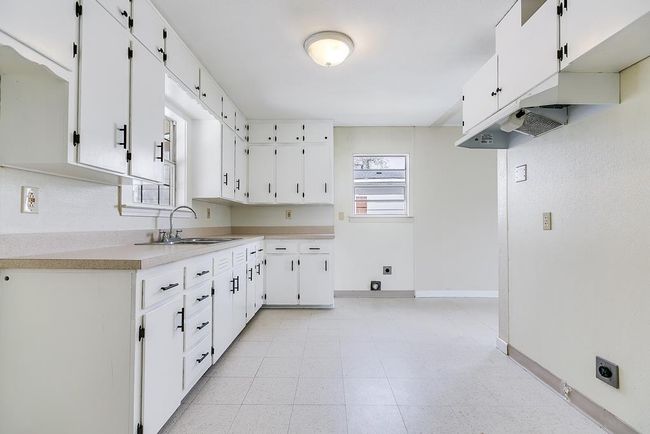 714 N Monroe St, House other with 3 bedrooms, 1 bathrooms and 1 parking in San Angelo TX | Image 12