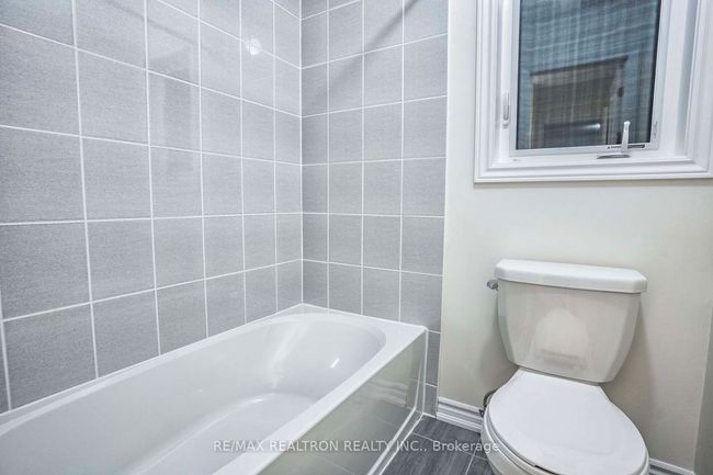 1502 Harker St, House other with 4 bedrooms, 3 bathrooms and 1 parking in Innisfil ON | Image 37
