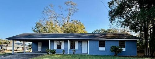 2719 Dantzler St, Moss Point, MS, 39563-2032 | Card Image