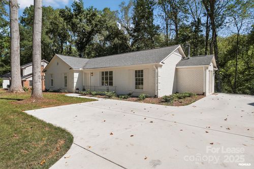 7107 Valley Haven Dr, Charlotte, NC, 28211-6162 | Card Image