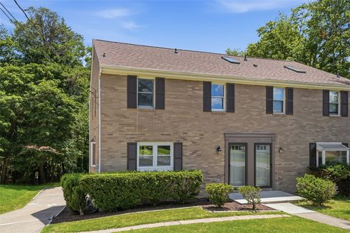 9732 Bellcrest Rd, Mccandless, PA, 15237 | Card Image