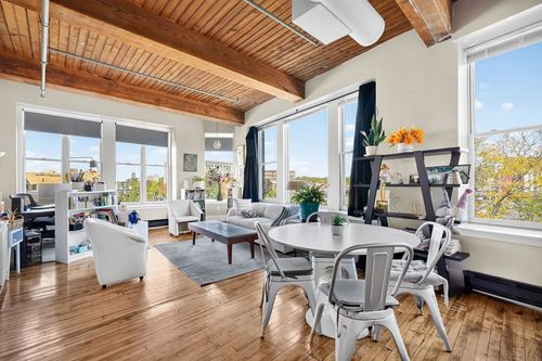 apt-3d-385 Worthington St, Springfield, MA, 01103-1322 | Card Image