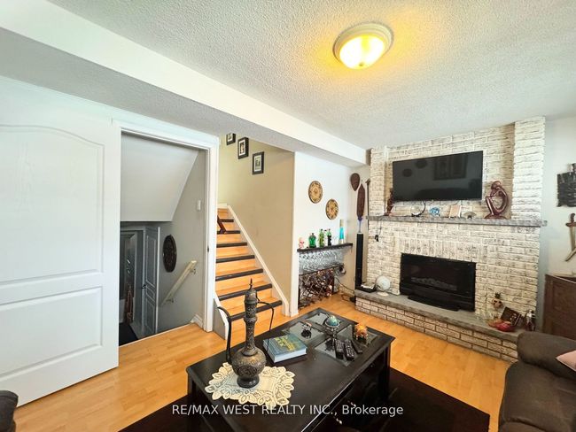 425 Hansen Rd N, House other with 4 bedrooms, 3 bathrooms and 4 parking in Brampton ON | Image 27