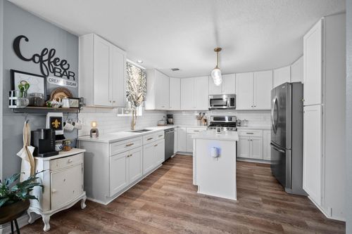 11906 Helene Ct, Pinehurst, TX, 77362-4002 | Card Image