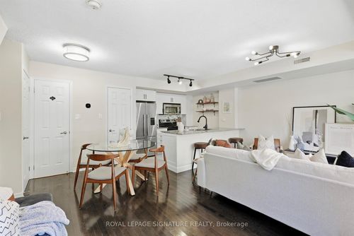 225-11 Ruttan St, Toronto, ON, M6P0A1 | Card Image
