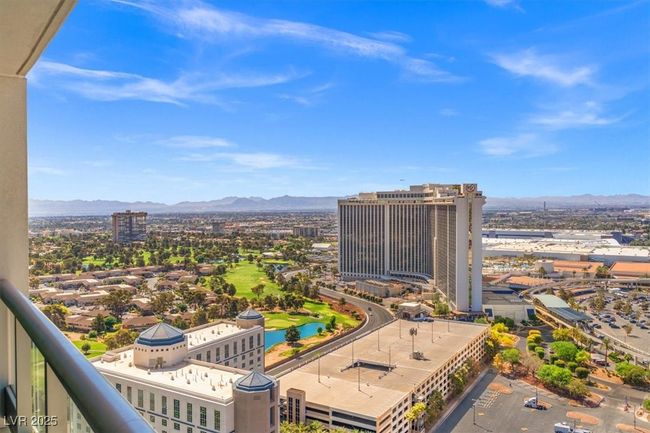 UNIT-3005 - 222 Karen Ave, Home with 1 bedrooms, 2 bathrooms and 1 parking in Las Vegas NV | Image 34