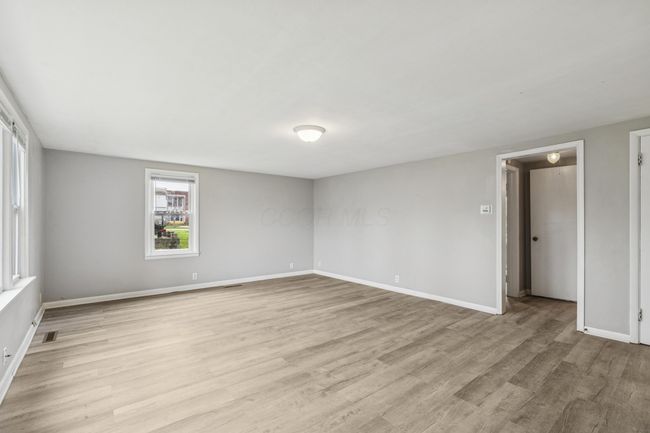 108 S 8 Th St, Home with 0 bedrooms, 0 bathrooms and 6 parking in Hebron OH | Image 13
