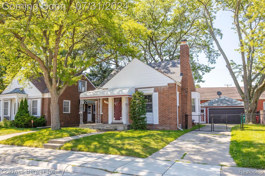 Couzens Ave, Eastpointe, MI 48021