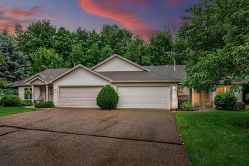 10868 Woodland Dr, Chisago City, MN, 55013-7493 | Card Image