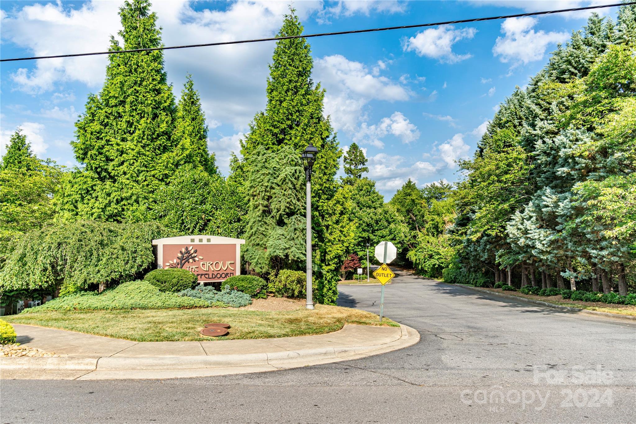 Appeldoorn Cir, Asheville, NC 28803