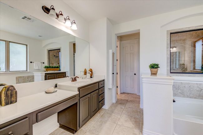 22020 Verbena Pkwy, House other with 5 bedrooms, 4 bathrooms and 3 parking in Spicewood TX | Image 11