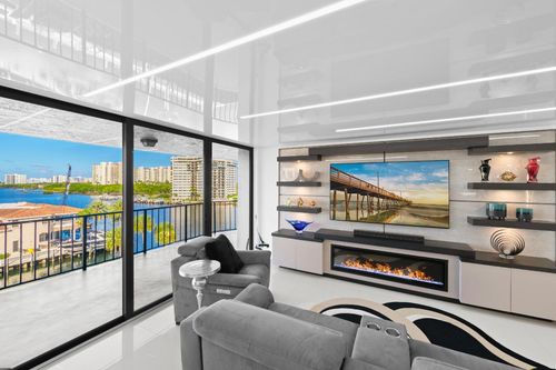 612-899 Jeffery St, Boca Raton, FL, 33487-4193 | Card Image