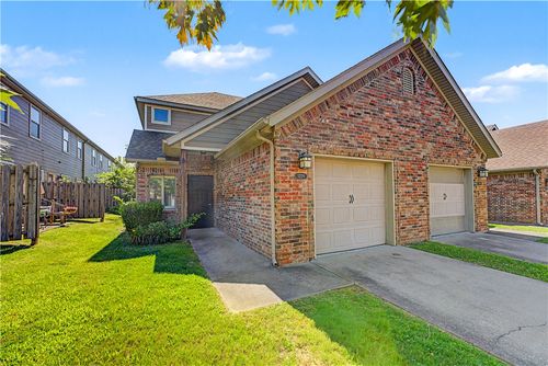 3229 W Montrail Pl, Fayetteville, AR, 72704-6236 | Card Image