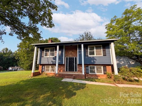 5601 Beaconsfield Rd, Charlotte, NC, 28214-2479 | Card Image