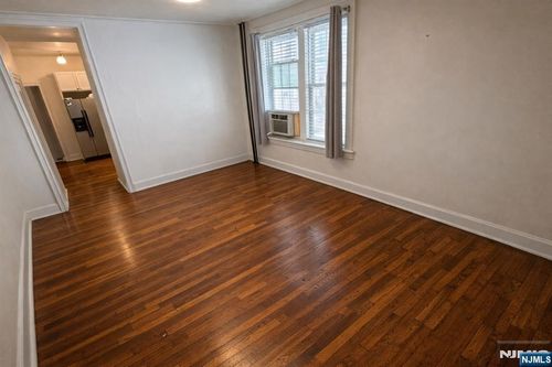 325 79th St, North Bergen, NJ, 07047-5643 | Card Image