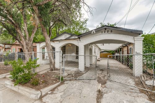 1225 Saltillo St, San Antonio, TX, 78207-6657 | Card Image